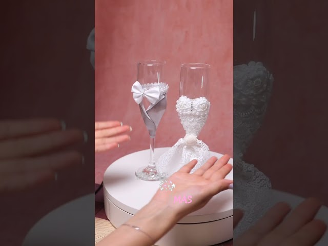 Vídeo relacionado con 2 Piezas Ubiertas para Botellas de Vino para Novios y Novios, Decoraciones de Botellas para Bodas, para San Valentín, Boda, Compromiso