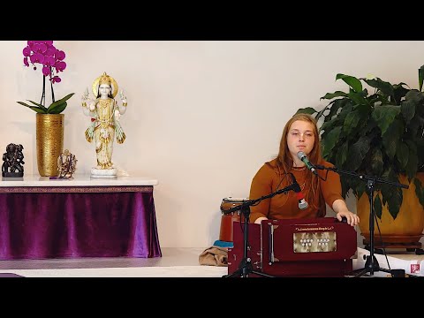 Mantrayogastunde mit Radha Prema - Yoga Vidya Live 09:15 Uhr 24.09.2020