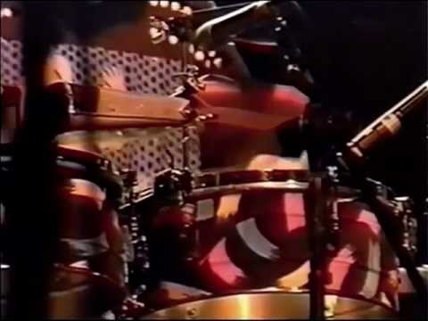 WALFREDO REYES JR drumming w/ Santana - 
