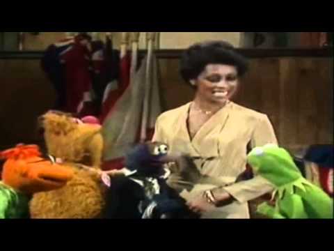 Muppet Show Ft Lola Falana and the Muppets PERFORM United We Stand - Wrt T. Hiller