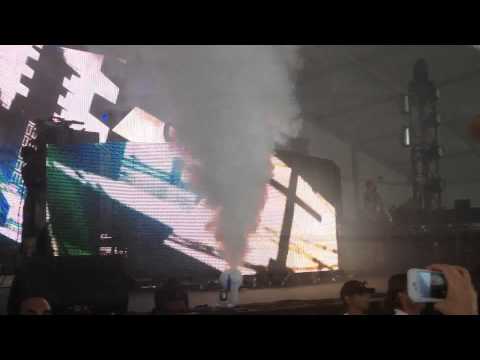 Skrillex - Live at Hangout Festival
