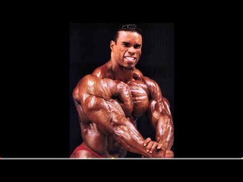 *KEVIN LEVRONE* | Posing Backstage At The 2000 Mr. Olympia!!
