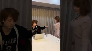 アクリル版越しのパ○タッチ