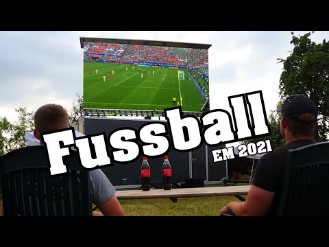 Bauer und Lehrling beim Fussball - EM 2021