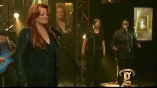 Wynonna sings &quot;I Hear You Knocking&quot; - Front Row Live