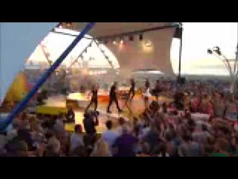 2 Fabiola - Blow Me Away (2008)