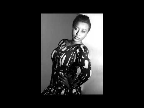 Miss Dee - Moment of Weakness (Audio)