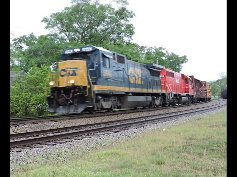 HD: CSX 5940 leads CSX A742-16 in Palmetto, GA