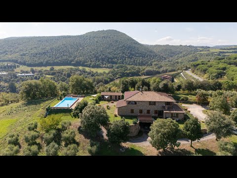 Country Villa with Pool & Olive Grove – Montepulciano, Tuscany • MTP3327