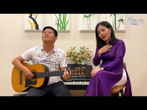 Thể hiện bởi Lệ Hồng