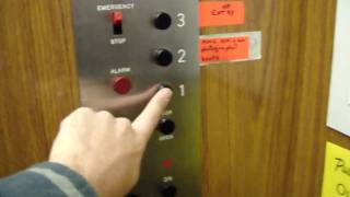 preview picture of video 'Westbrook Self Leveling Elevator @ Grand Antique Store Bristol VA'