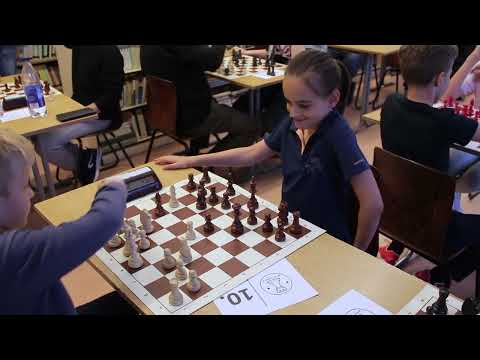 Szanyi D. (583) - Fabian L. (974) | NYH Chess | Blitz