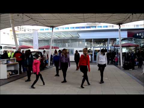 O'MALLEY IRISH DANCE FLASH MOB