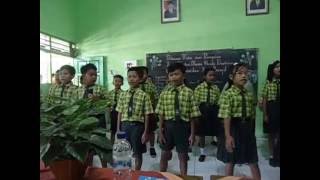 preview picture of video 'umbul umbul blambangan SDN Kiduldalem III Bangil'