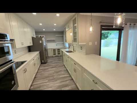 2808 Charleston St NE property video