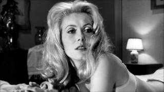 Benjamin Biolay feat. Catherine Deneuve - Happy hour