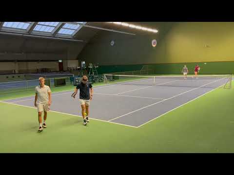 Former D1 players and pros making it look easy! 🎾