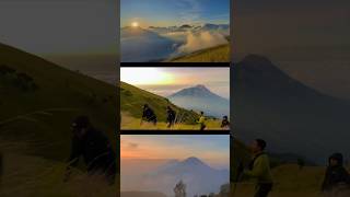 Download lagu Pesona gunung bikin candu #gunung #merbabu #explore #explorepage #sunset #sunrise #alam #pendaki mp3