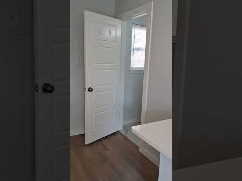 942 W Holly Street property video