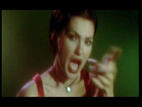 Emilija Kokić i Nina Badrić - Ja sam vlak (Official video)