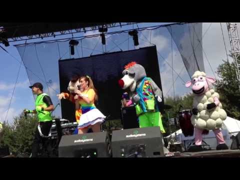 La Fiesta Con Marina y Bely