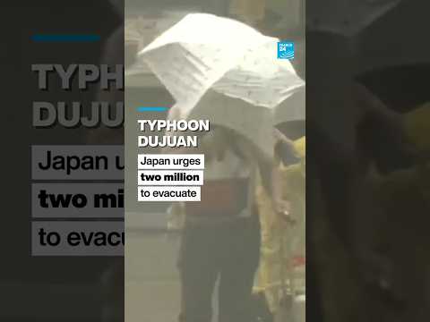 Typhoon Dujuan: Japan urges two million to evacuate