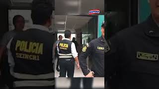 🔴🔵 Comisario de Huacho, Renzo Gálvez, le quitó de las manos un celular a un reportero de Exitosa