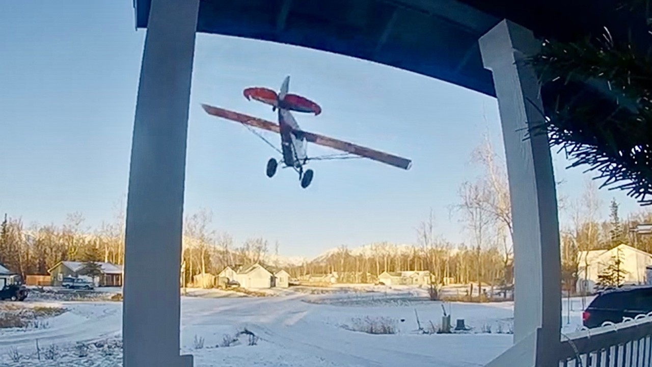 Pilot Crashes Into Residential Area