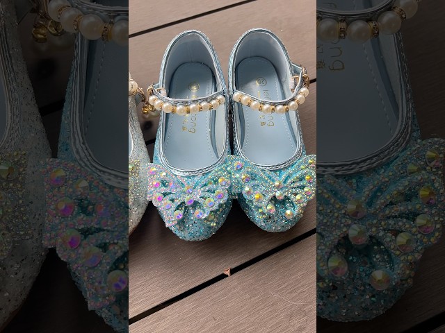 Vídeo relacionado con SOIMISS Zapatos Grandes de Azules para Disfraz de Halloween Accesorios de Cosplay Flexibles y Cómodos para Actuaciones y Fiestas de Carnaval