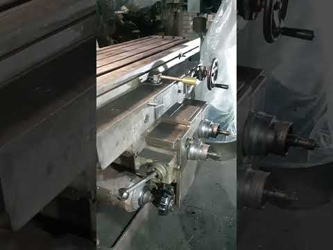 ВМ127 Вертикально-фрезерний консольний верстат, 6Р13