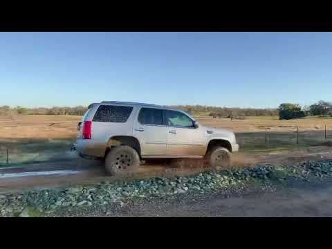 Escalade off road @Latrobe Road