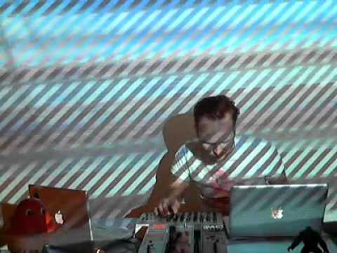 Plug & Lay Showcase: Plaegium live @ RTS.FM 18.02.2012 - visuals by Thief