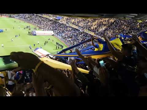 "Cuando me muera no quiero nada de flores, suben y bajan, vals, somos de la gloriosa nro 12 y mas..." Barra: La 12 • Club: Boca Juniors