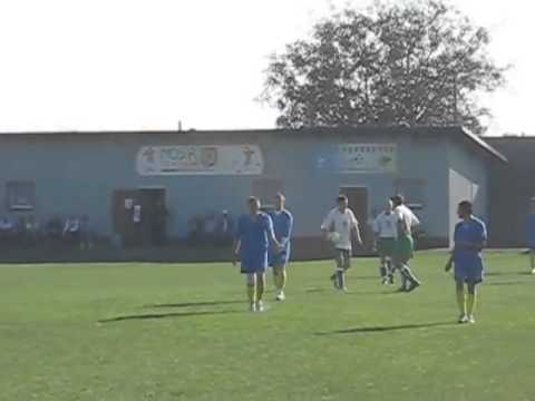 KS 25 Kokoszyce Wodzisław Śląski   Czarni II Gorzyce 02 10 2011 Gol na 2 0 dla KS 25