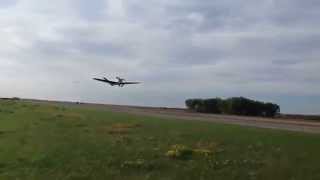 preview picture of video 'Beechcraft Bonanza Takeoff Close Up'