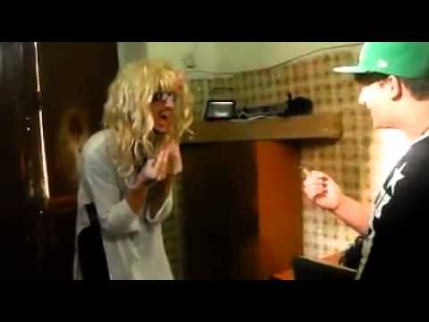 Il figlio di Carolina fuma lo spinello   Carmine Migliaccio