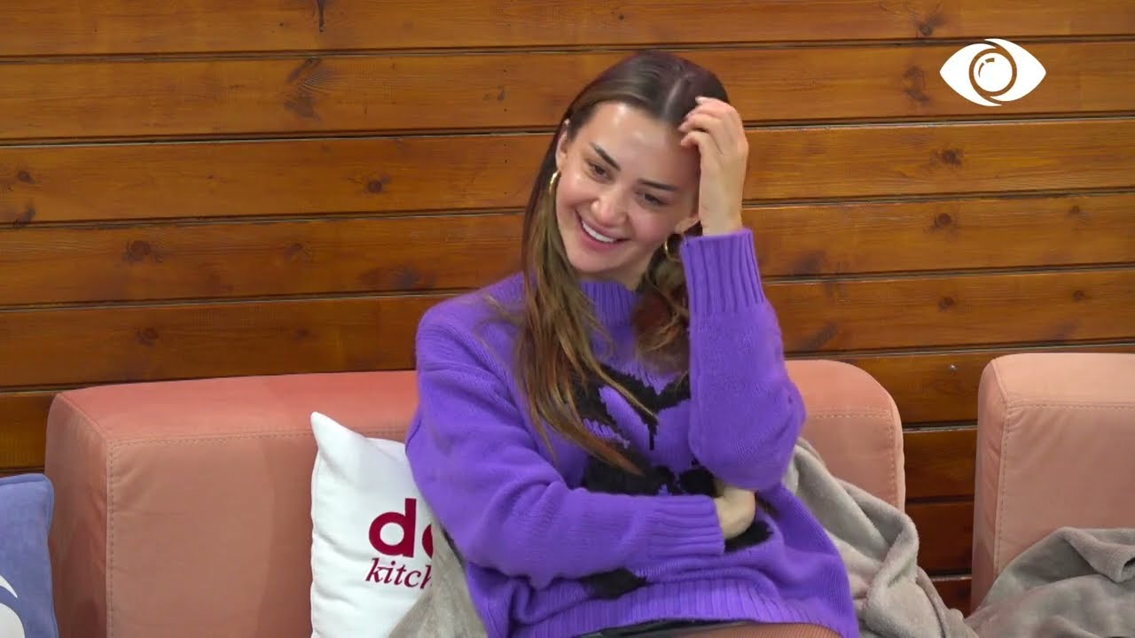 Luizi bisedon me Enin, Kiara dëgjon dhe qesh