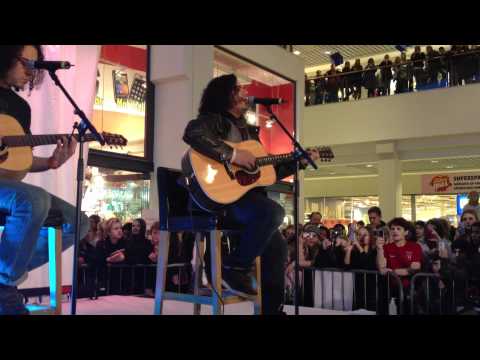 Chris Medina live in Stinsen, Stockholm, Sweden! =:)