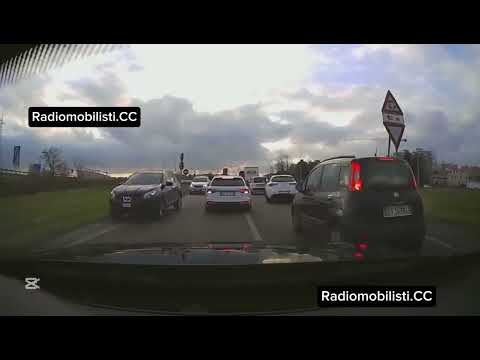 Carabinieri Radiomobile pursuit