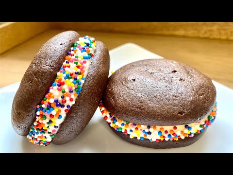 Easy Chocolate Whoopie Pies | Gobs