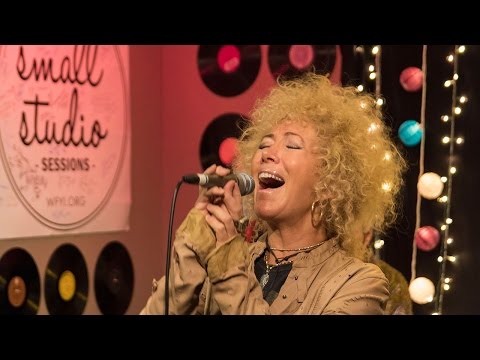 Jennie DeVoe - Full Performance (Small Studio Sessions)