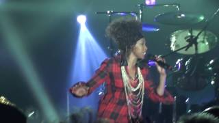Simple Minds ~ Dancing.Barefoot (Patti Smith) ~ "The Greatest Hits Live" in Milan ☺