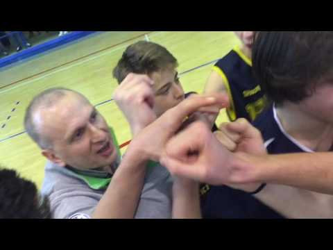 Saluto coach Casaccia dopo Asti - Moncalieri BS 57-58