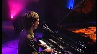 Neil Hannon, The Divine Comedy, Charge on BBC Across The Line 1998.MPG