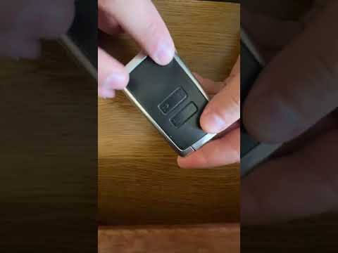 Замена батарейки в ключе рено логан степвей