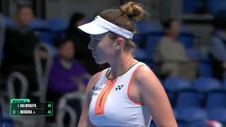 10/24(金)シングルス本戦準々決勝 センターコート 第一試合　アンナ・カリンスカヤ vs. リンダ・ノスコバ (CZE)
