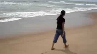 preview picture of video 'GOA TRIP ( XI ) Walk on Calangute Beach !'