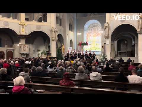 "Ziemassvētku zvaigzne" - J.Lūsēna vārdi un mūzika. Izpilda koris "Sonante"