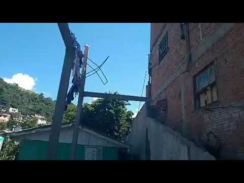 Parte de residência desmorona no bairro Eucaliptos em Bento