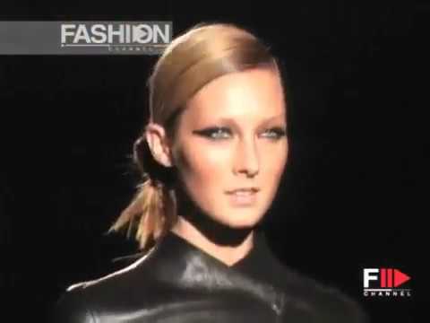 Gucci Fall 1999 1 of 4